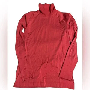 228 Lululemon Swiftly Speed Turtleneck